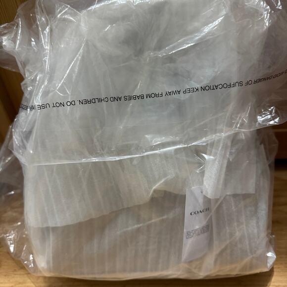 ❤️ COACH Andrea Carryall Bag Pearlized Smooth Leather Light Champagne - Picture 8 of 10